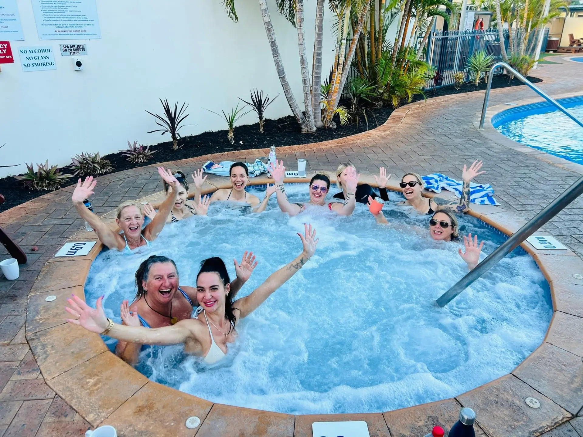 Swimming pool and spa at the Geraldton accommodation